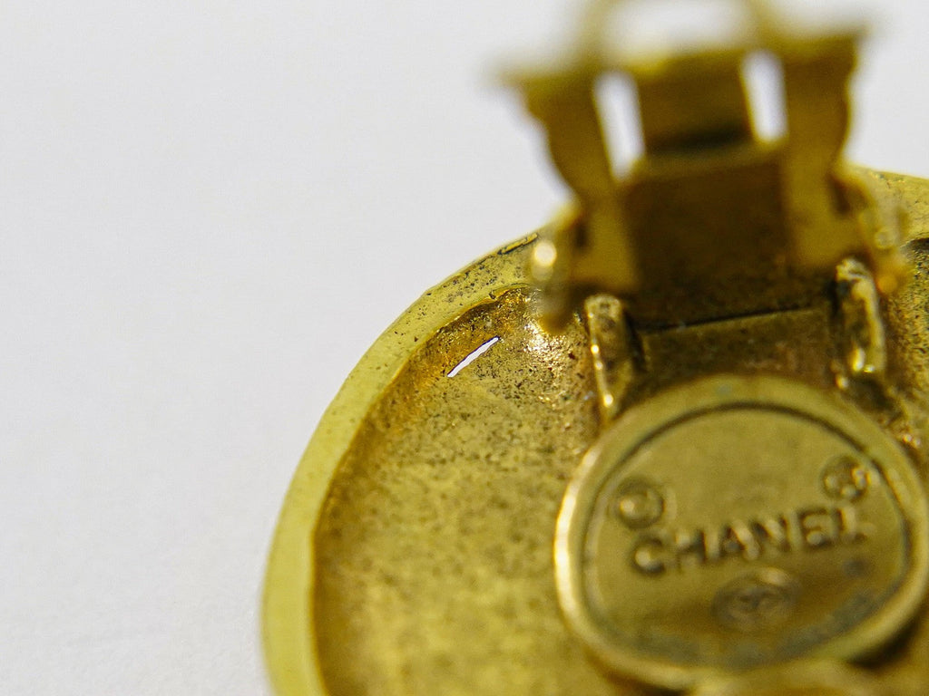 Chanel Vintage Cc Logo Round Clip On Earrings Textured Metal Gold Gold_Plated Earrings Jewelry