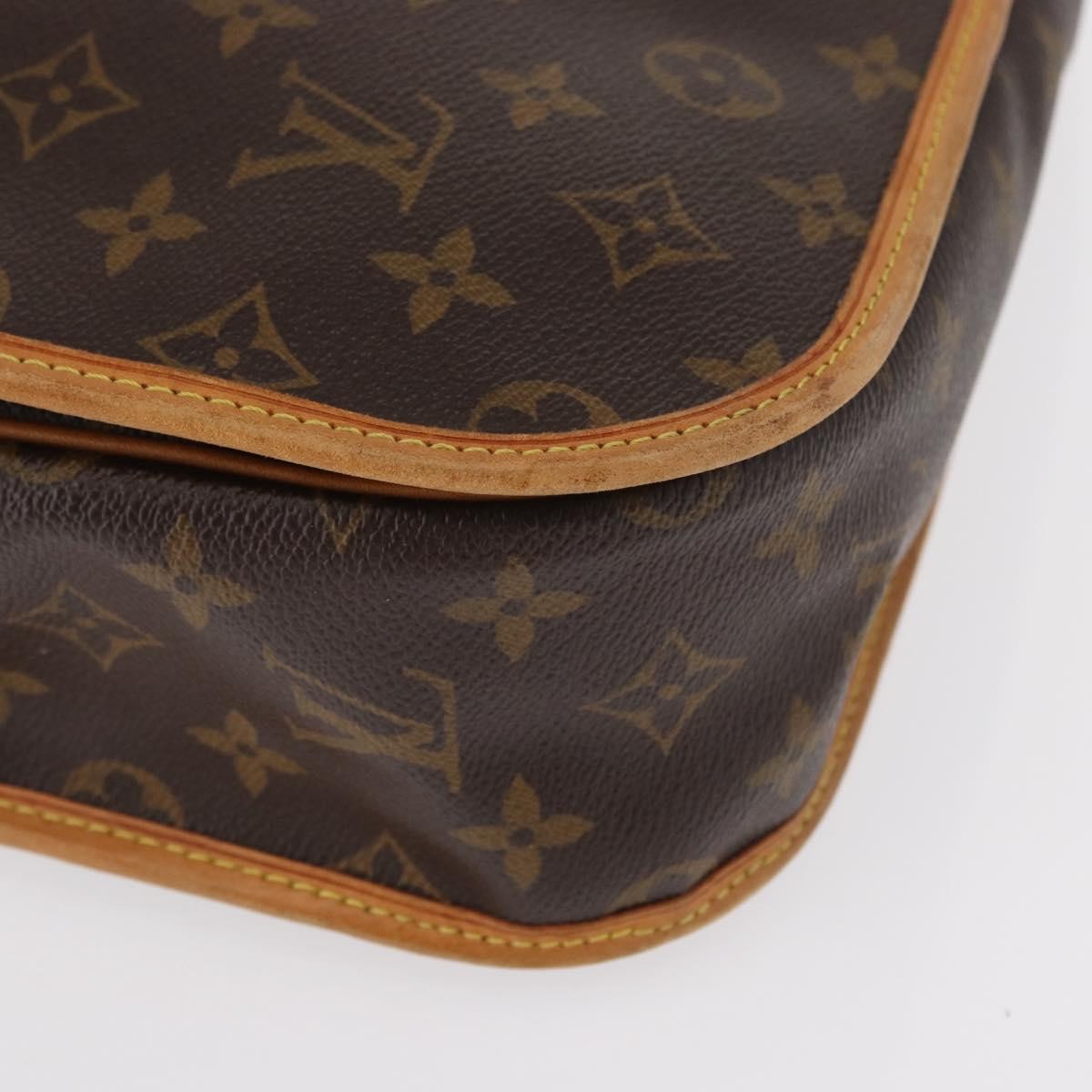 Louis Vuitton Bosphore Messenger Bag Monogram Canvas Brown Canvas Shoulder Bag