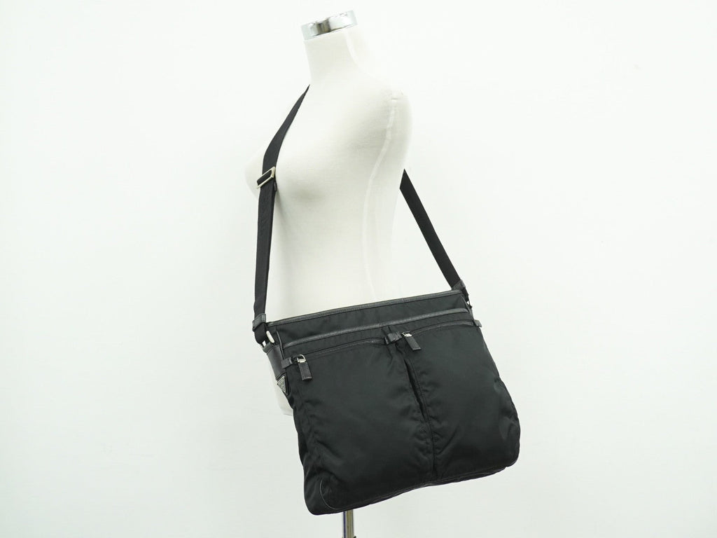 Prada Double Pocket Zip Messenger Tessuto Black Nylon Shoulder Bag Bag