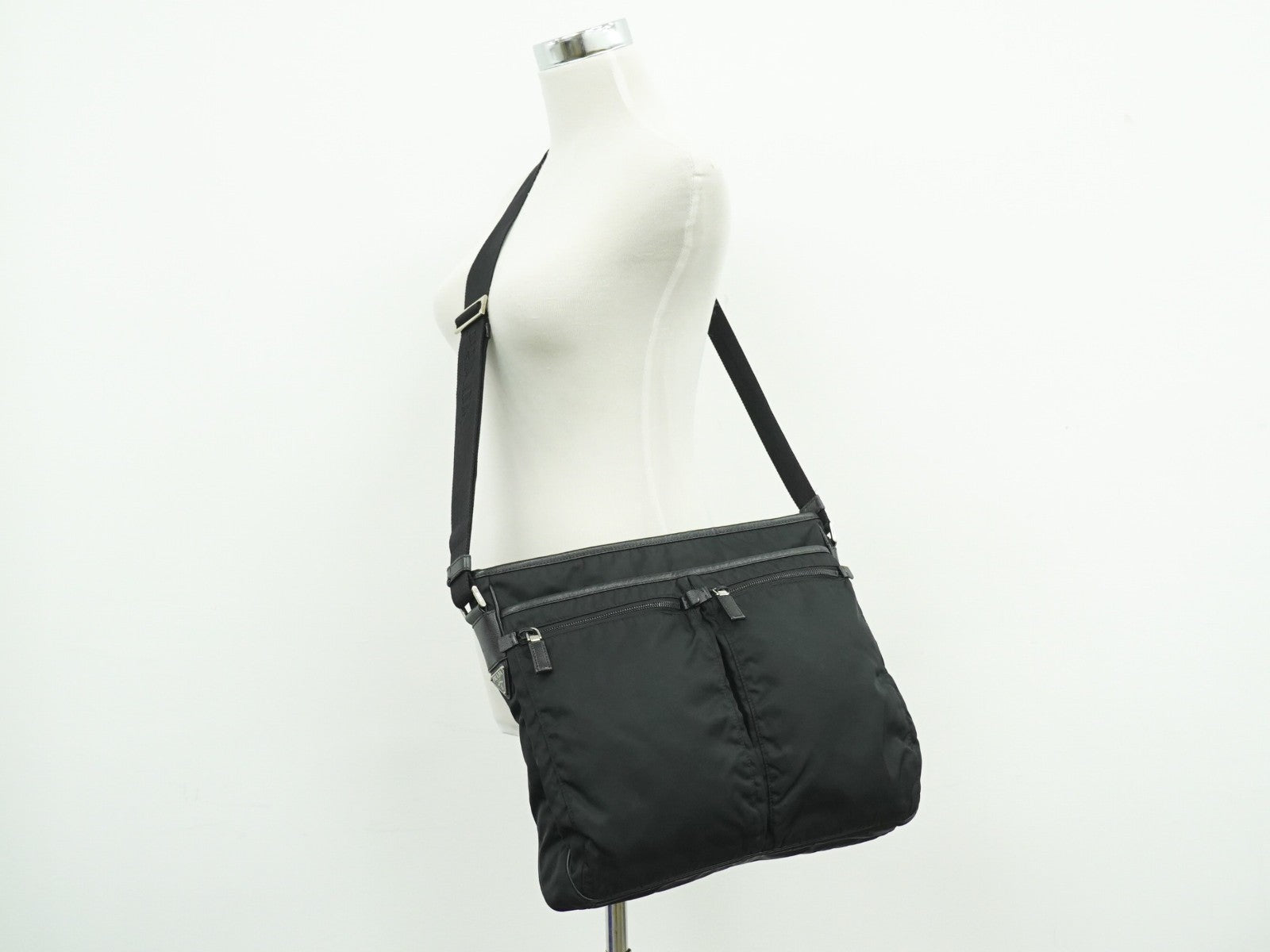 Prada Double Pocket Zip Messenger Tessuto Black Nylon Shoulder Bag Bag