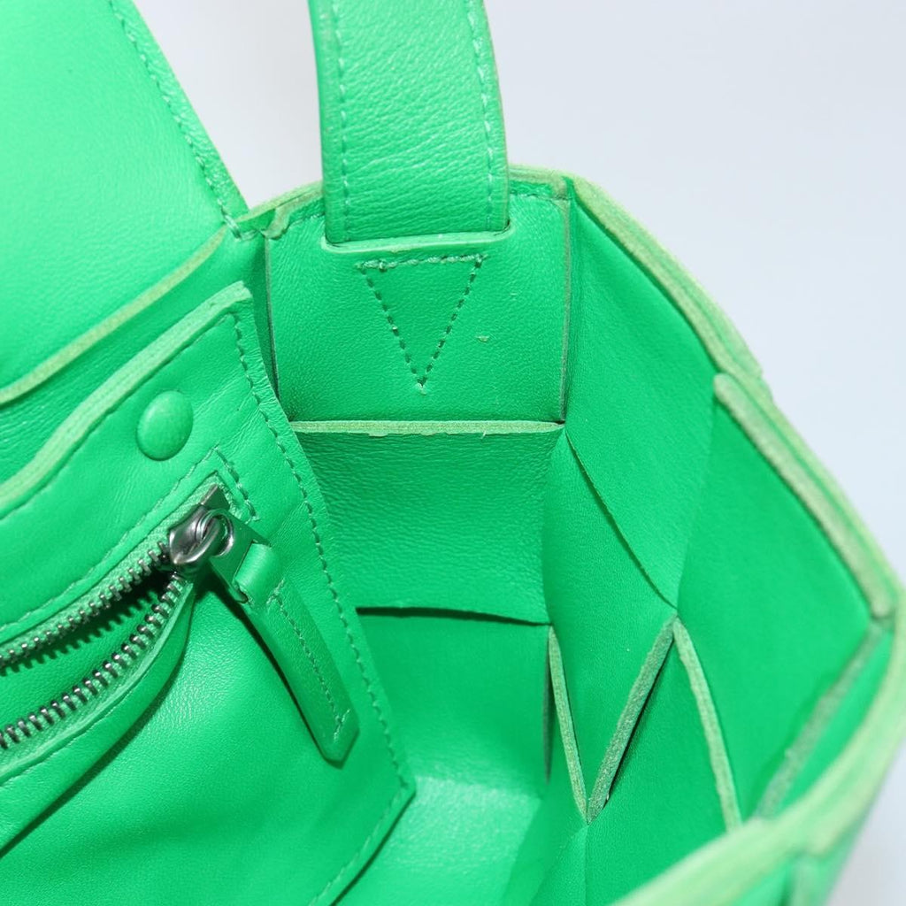 Bottega Veneta Cassette Crossbody Bag Maxi Intrecciato Leather Green Leather Bag