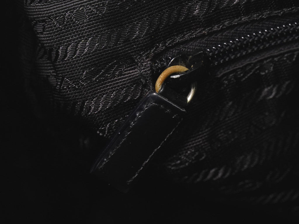 Prada Front Zip Messenger Bag Tessuto Black Nylon Shoulder Bag Bag