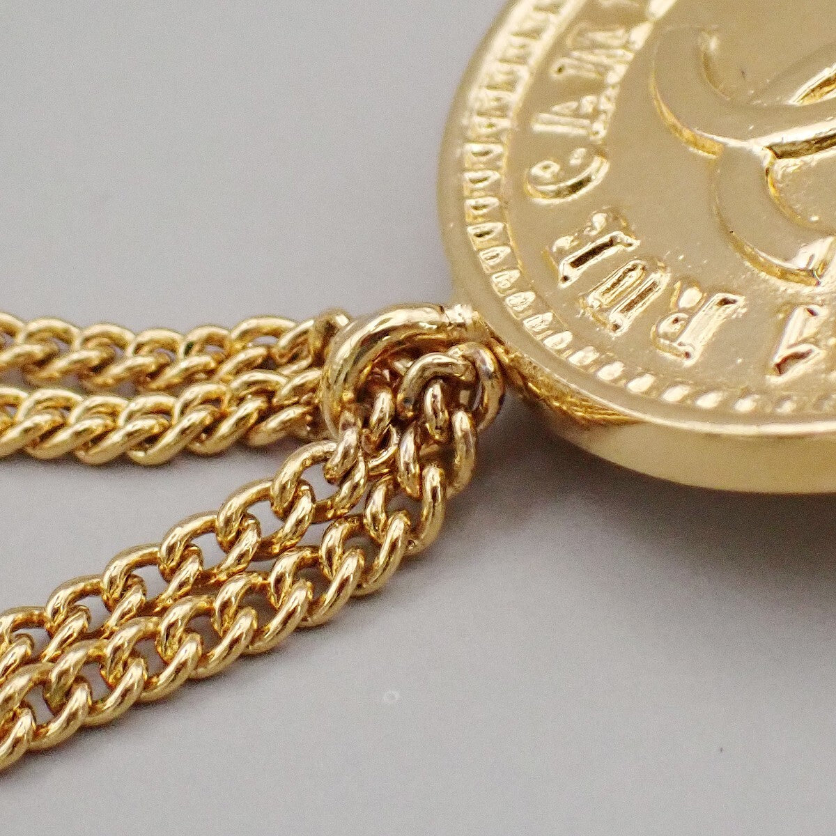 Chanel Vintage Medallion Flap Bag Brooch Metal Gold Gold_Plated Brooch Jewelry