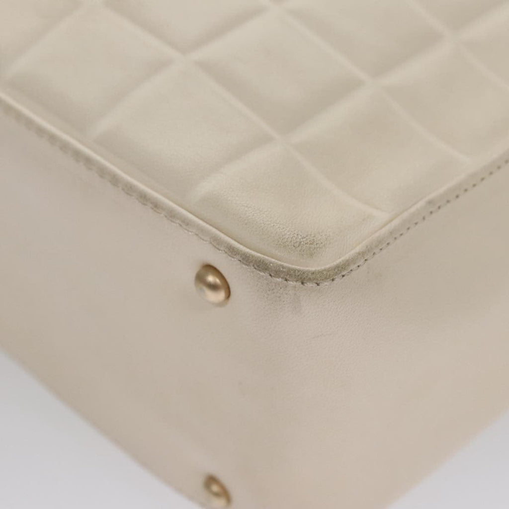 Chanel Chocolate Bar Cc Shoulder Bag Quilted Leather White Leather Shoulder Bag Bag