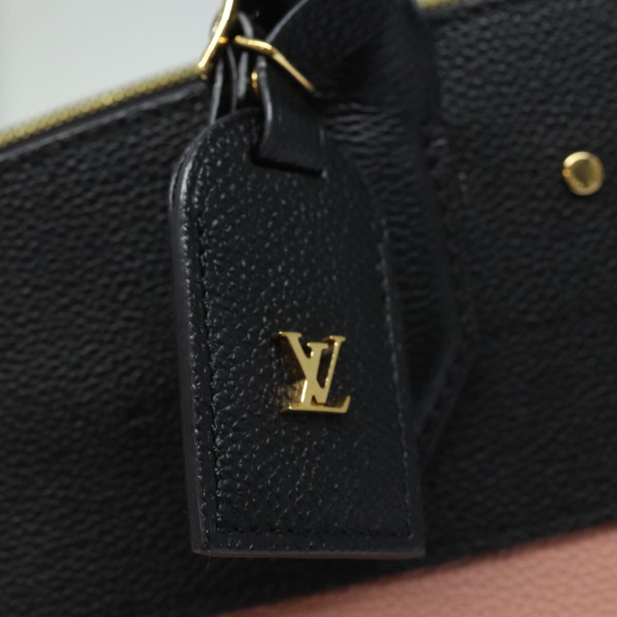 Louis Vuitton City Steamer Handbag Leather Black Leather Handbag