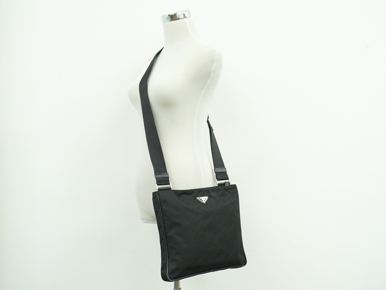 Prada Flat Messenger Bag Tessuto Black Nylon Shoulder Bag Bag