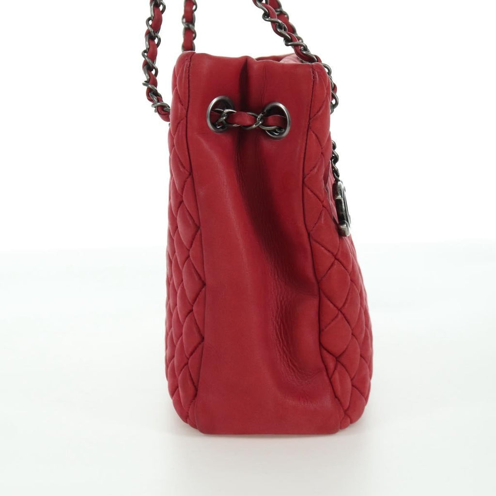 Chanel New Bubble Tote Quilted Calfskin Red Leather Tote Bag Bag
