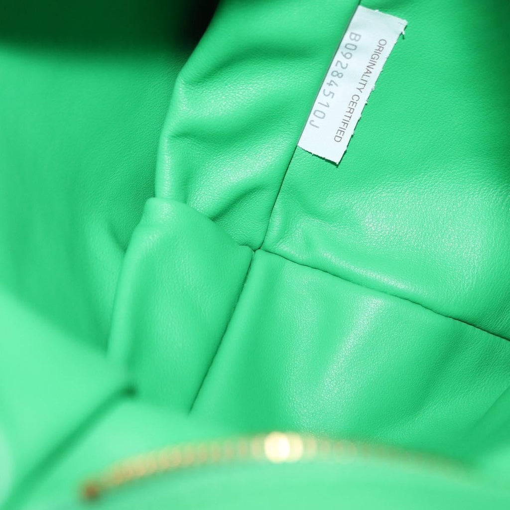 Bottega Veneta Bv Twist Bag Leather Green Leather Handbag