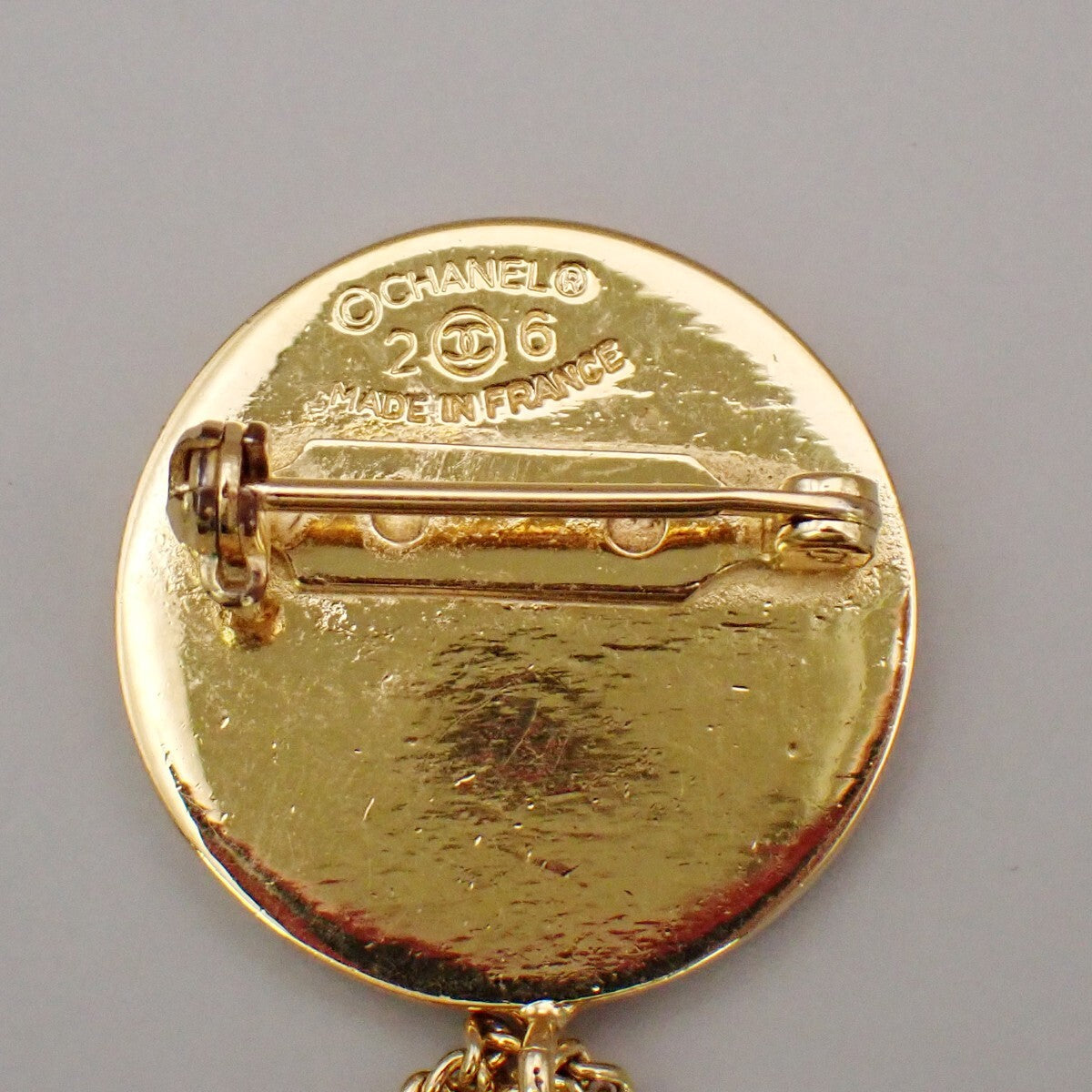 Chanel Vintage Medallion Flap Bag Brooch Metal Gold Gold_Plated Brooch Jewelry