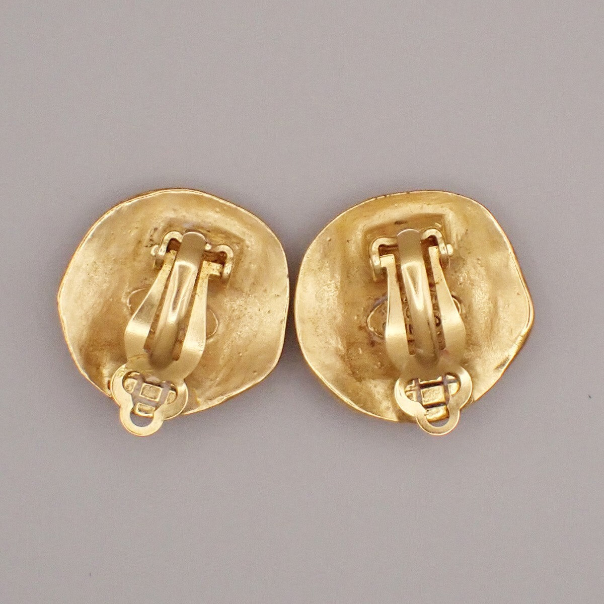 Chanel Vintage Cc Round Clip-On Earrings Metal Gold Gold_Plated Earrings Jewelry