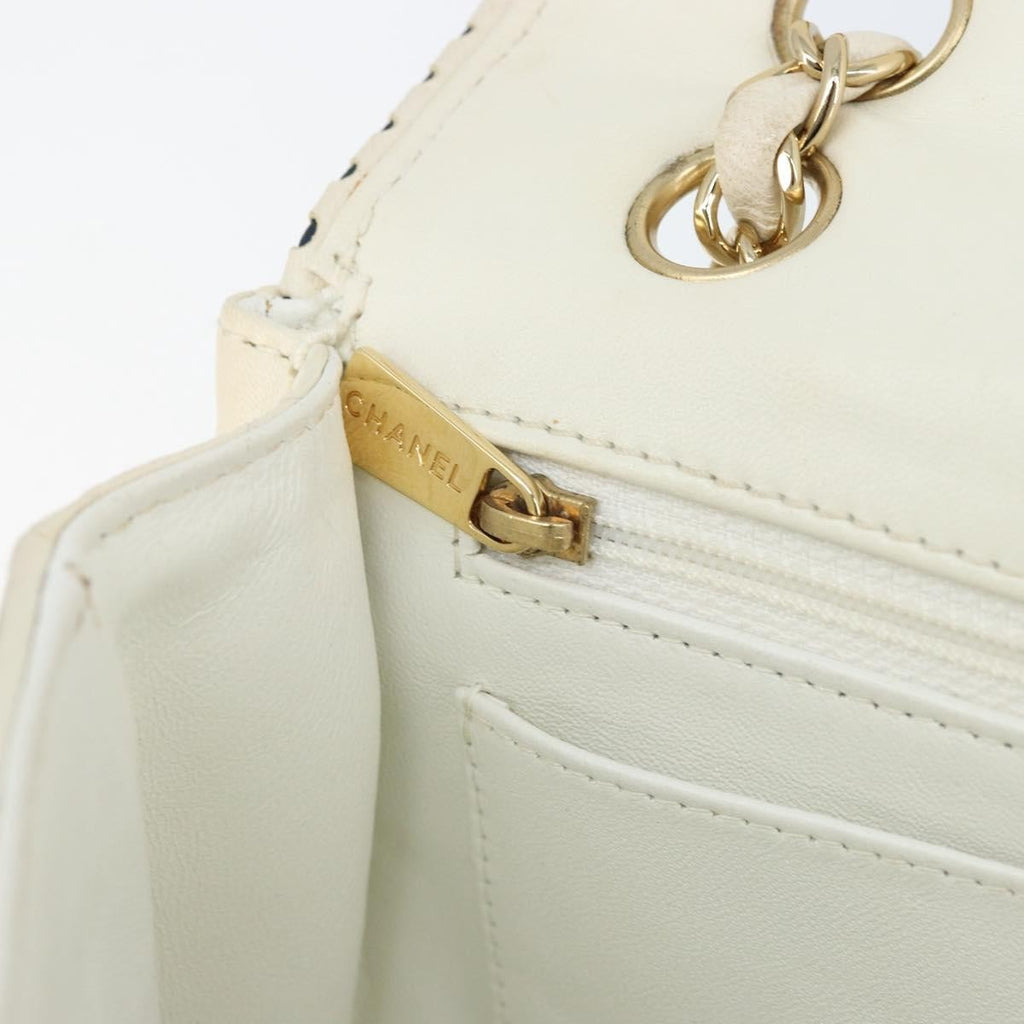 Chanel Vintage Punched Edge Classic Single Flap Bag Quilted Lambskin White Leather Shoulder Bag Bag