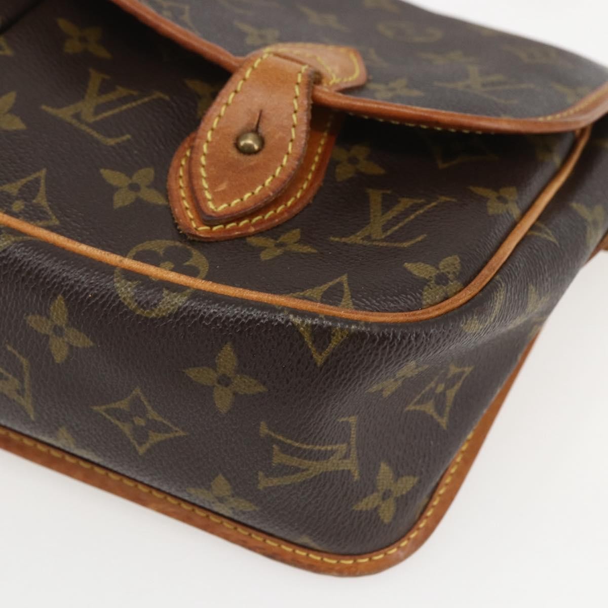 Louis Vuitton Sac Gibeciere Messenger Bag Monogram Canvas Brown Canvas Shoulder Bag
