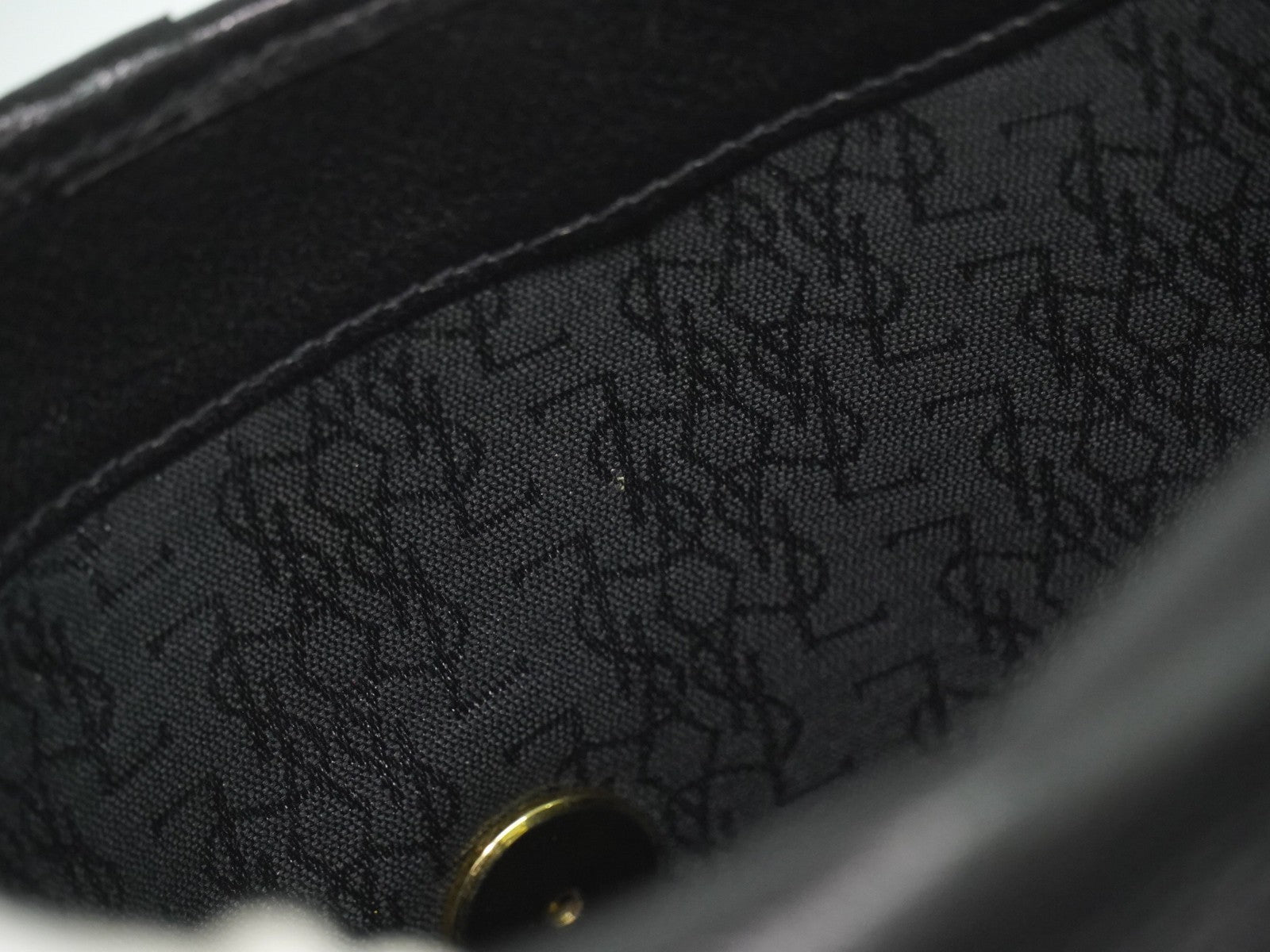 Saint Laurent Vintage Shoulder Bag Leather Black Leather Shoulder Bag Bag (Pre-Owned)