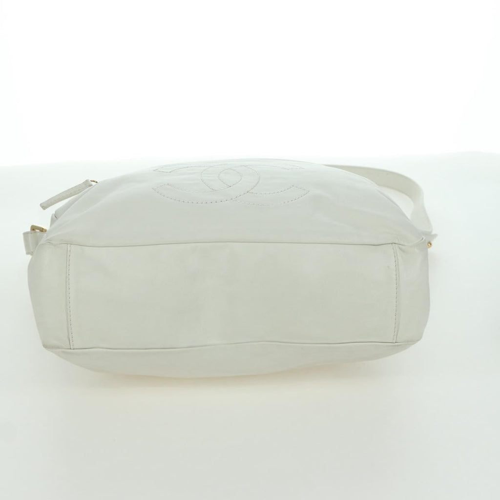 Chanel Rodeo Drive Hobo Leather White Leather Handbag