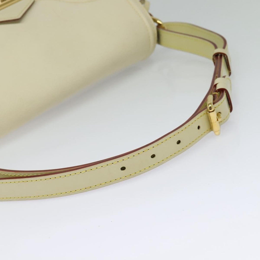 Louis Vuitton Suhali L'essentiel Handbag Leather White Leather Shoulder Bag