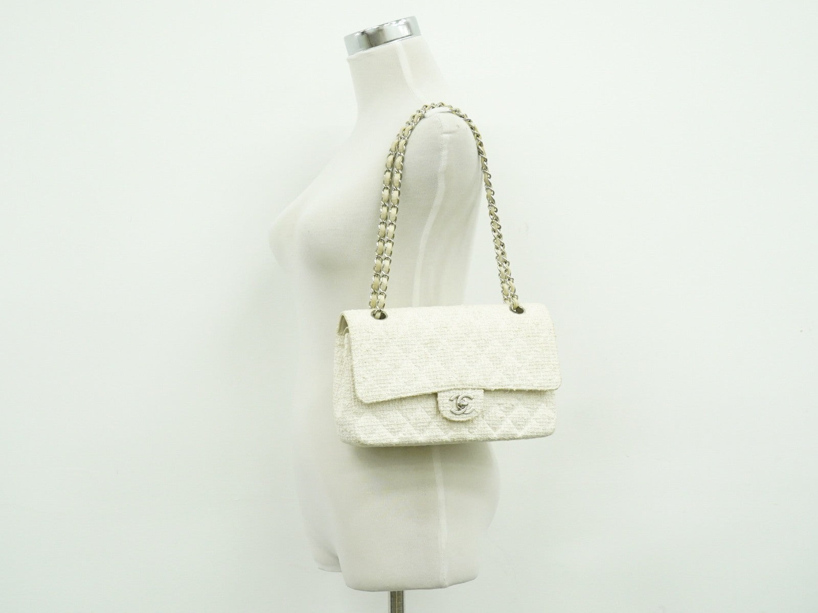 Chanel Timeless - Classic Double Flap Bag Quilted Tweed White Tweed Handbag