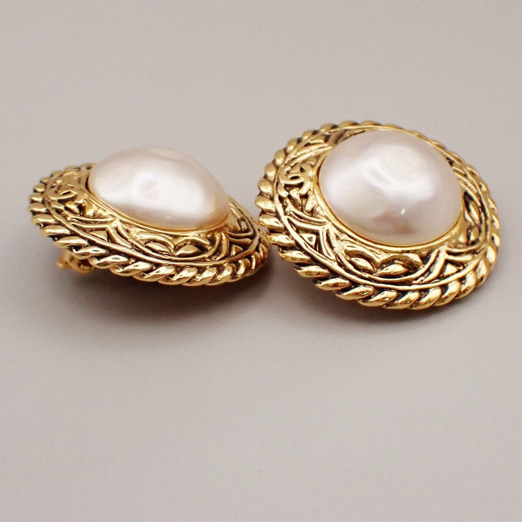 Chanel Vintage Round Chain Clip-On Earrings Metal With Faux Pearl Gold Gold_Plated Earrings Jewelry