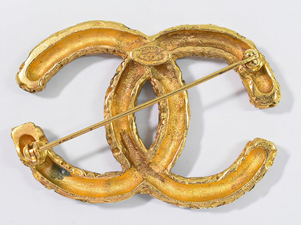 Chanel Cc Brooch Textured Metal Gold Gold_Plated Brooch Jewelry