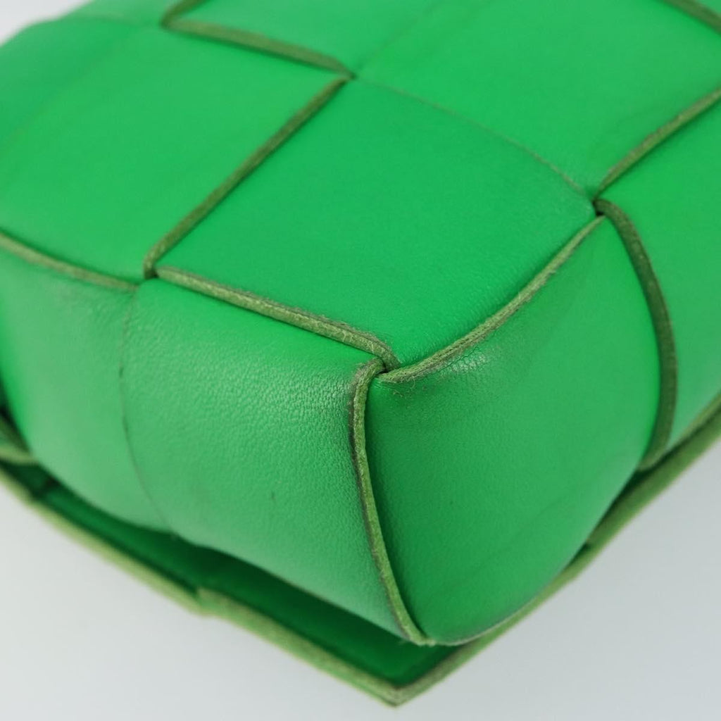 Bottega Veneta Cassette Crossbody Bag Maxi Intrecciato Leather Green Leather Bag