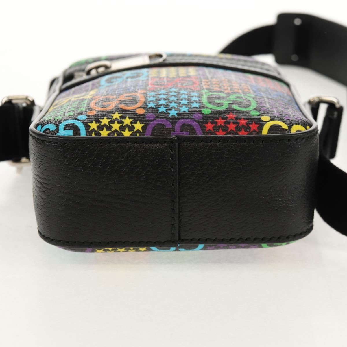 Gucci Front Zip Messenger Bag Psychedelic Print Gg Coated Canvas Multicolour Canvas Shoulder Bag Bag (Pre-Owned)