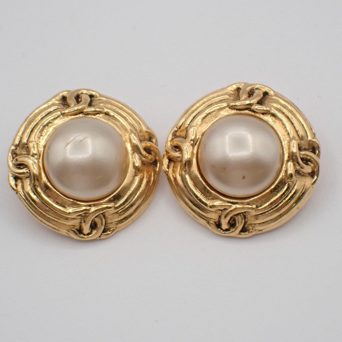Chanel Vintage Round Clip-On Earrings Metal With Faux Pearl Gold Gold_Plated Earrings Jewelry
