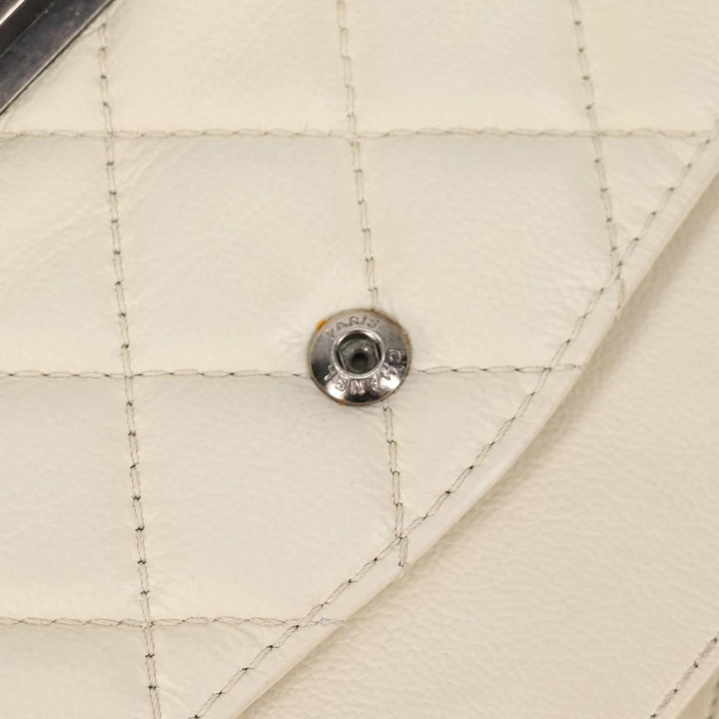 Chanel Reissue 2.55 Flap Bag Quilted Caviar White Leather Shoulder Bag Bag