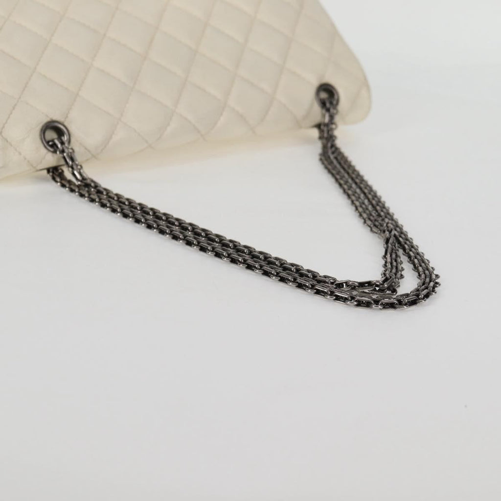 Chanel Reissue 2.55 Flap Bag Quilted Caviar White Leather Shoulder Bag Bag
