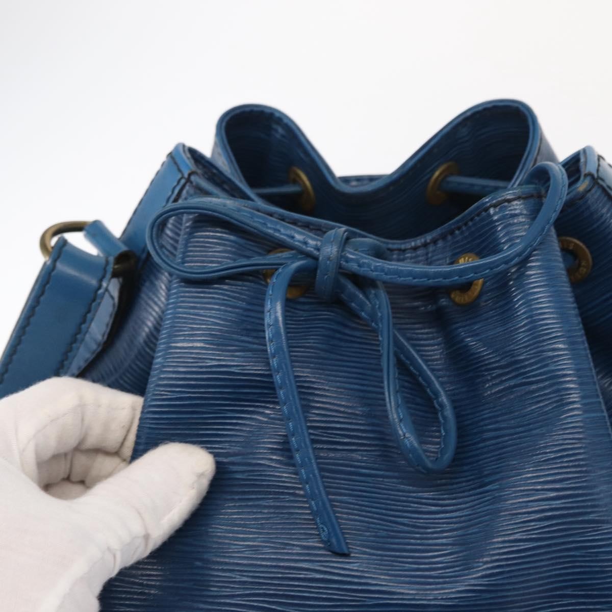 Louis Vuitton Noe Handbag Epi Leather Blue Leather Shoulder Bag