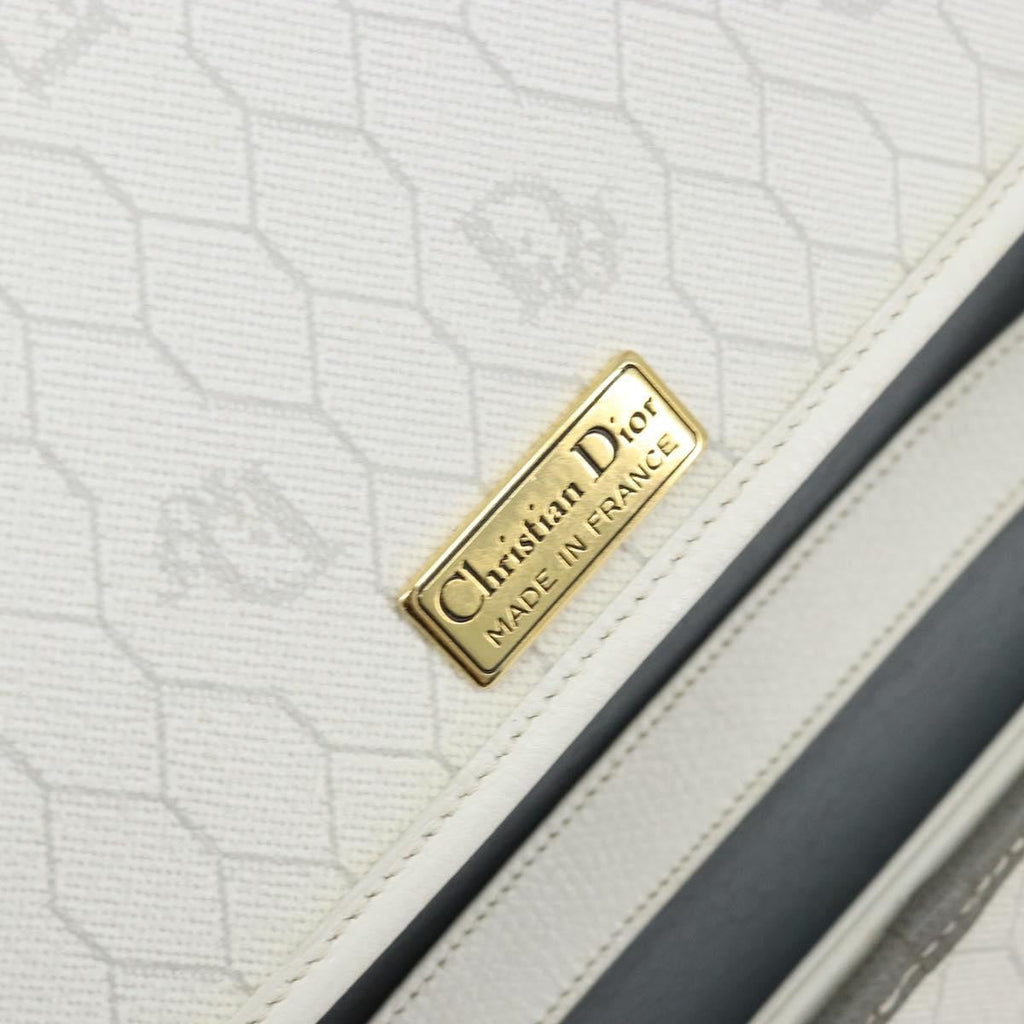 Christian Dior Vintage Honeycomb Chain Canvas White Canvas Shoulder Bag Bag (Pre-Owned)