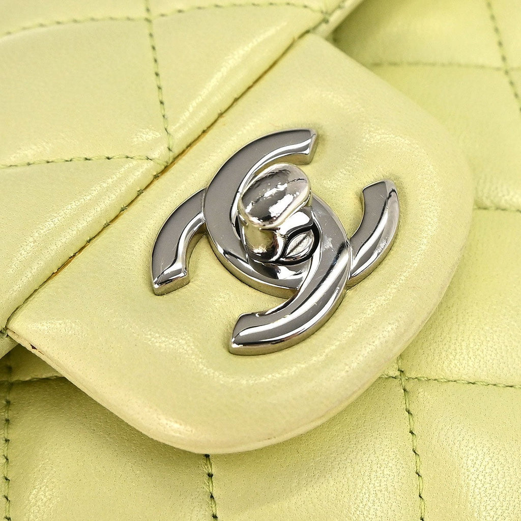 Chanel Timeless - Classic Double Flap Bag Quilted Lambskin Green Leather Shoulder Bag Bag