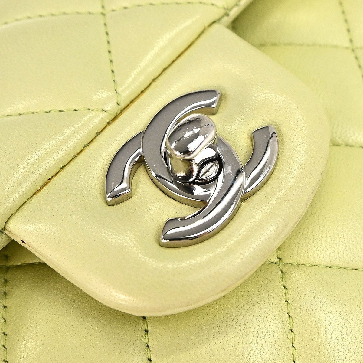 Chanel Timeless - Classic Double Flap Bag Quilted Lambskin Green Leather Shoulder Bag Bag