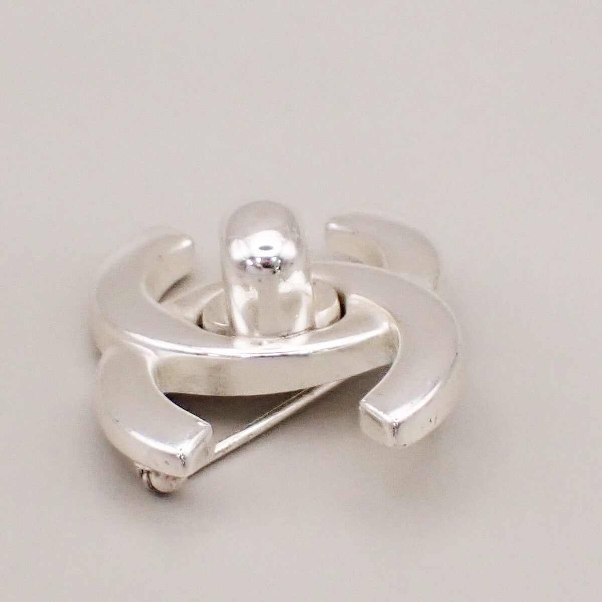 Chanel Vintage Cc Turnlock Brooch Metal Silver Silver_Plated Brooch Jewelry