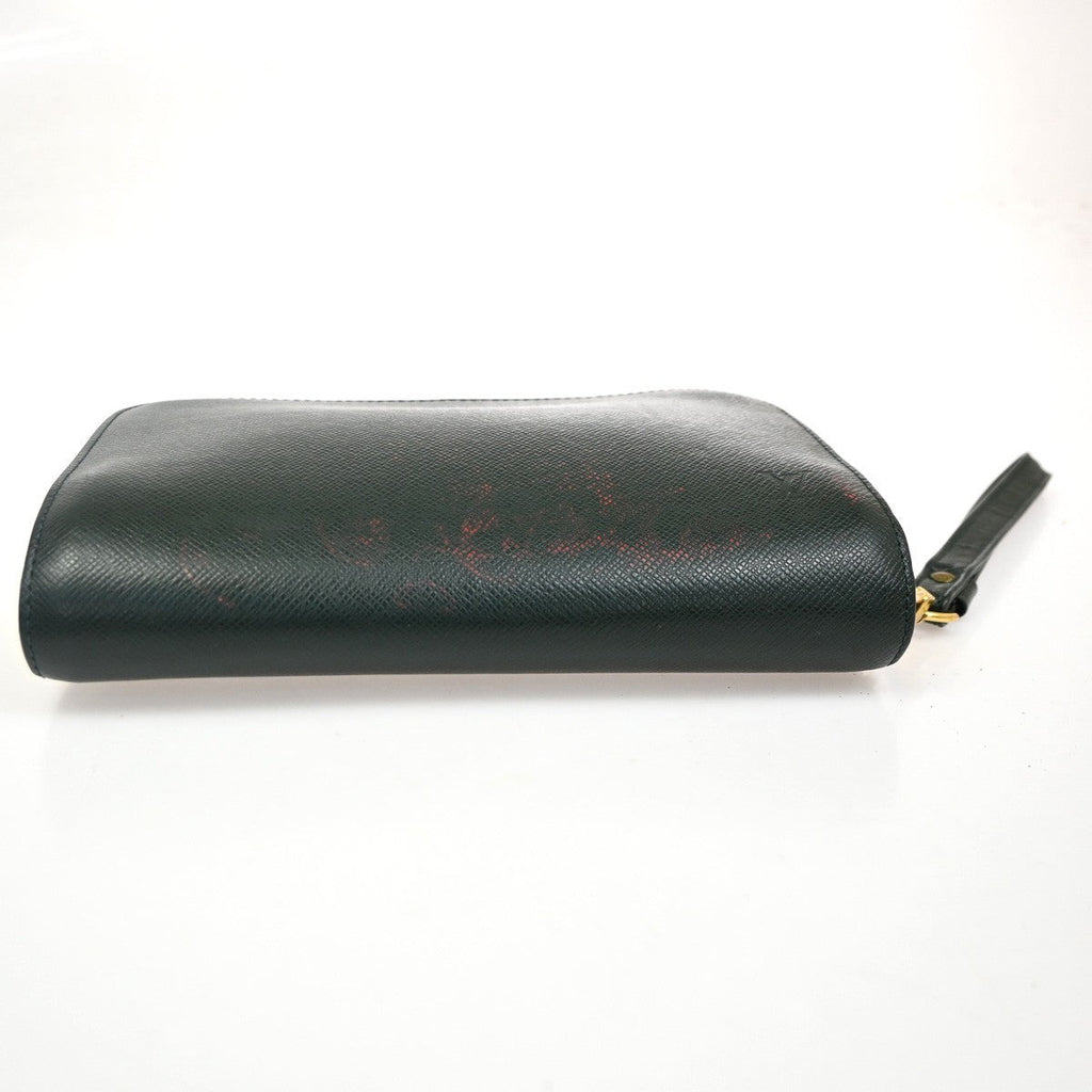 Louis Vuitton Pochette Baikal Clutch Taiga Leather Green Leather Clutche & Pouche Bag