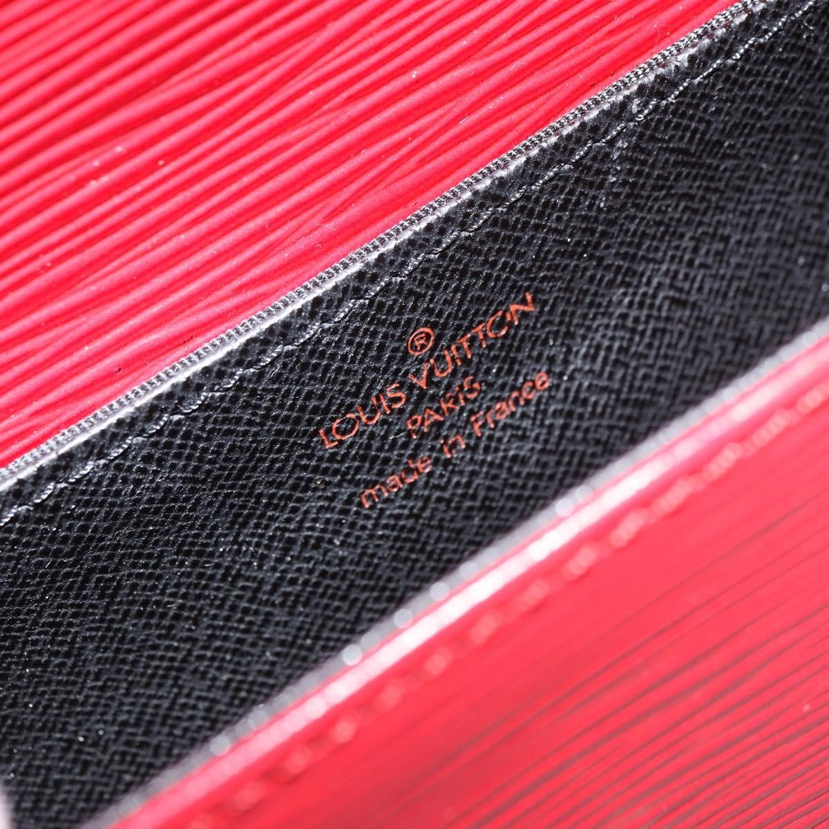 Louis Vuitton Saint Cloud Handbag Epi Leather Red Leather Shoulder Bag