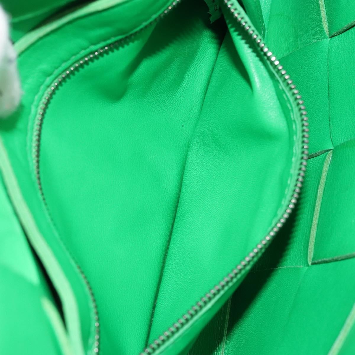 Bottega Veneta Cassette Crossbody Bag Maxi Intrecciato Leather Green Leather Bag