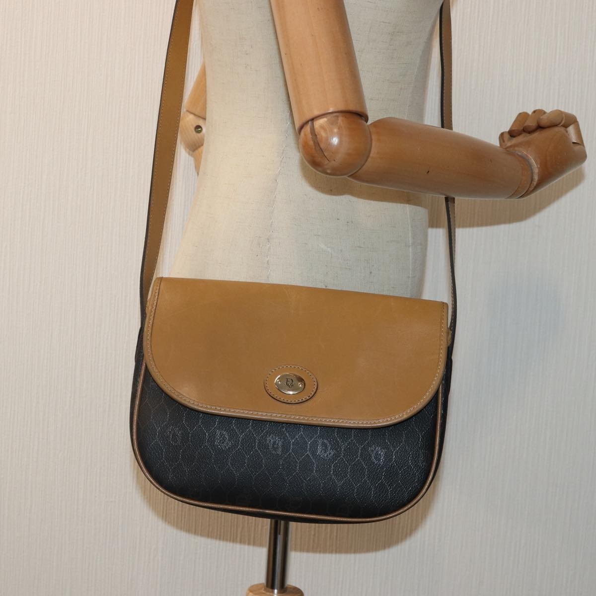 Christian Dior Vintage Honeycomb Shoulder Bag Canvas And Leather Black Canvas Shoulder Bag Bag (Pre-Owned)