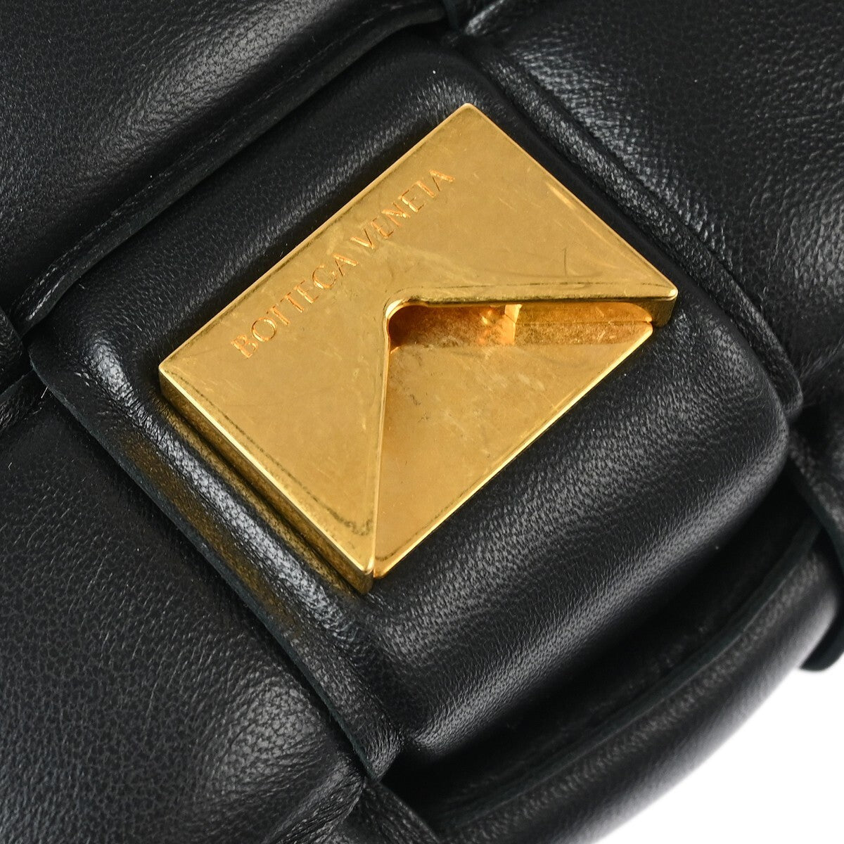 Bottega Veneta Cassette Chain Crossbody Bag Padded Maxi Intrecciato Leather Black Leather Shoulder Bag Bag