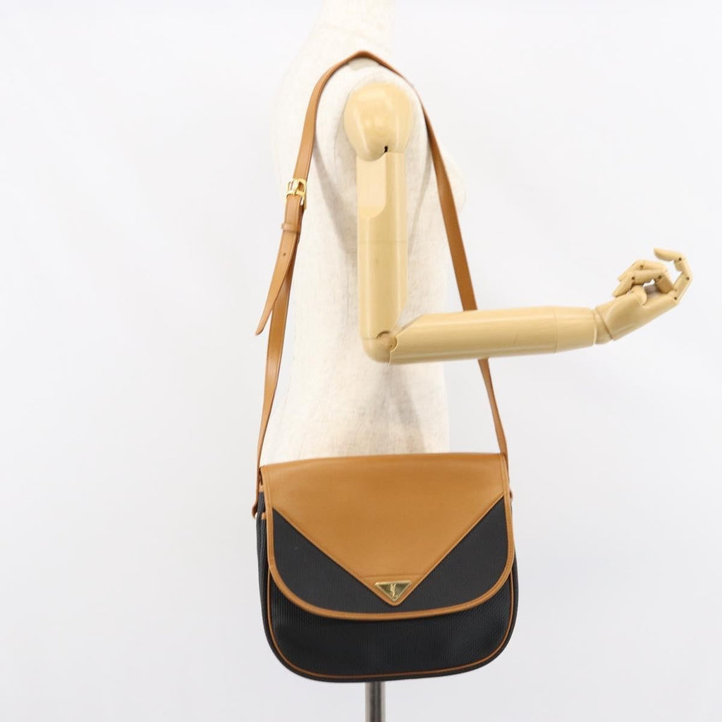 Saint Laurent Vintage Shoulder Bag Leather Beige Leather Shoulder Bag Bag (Pre-Owned)
