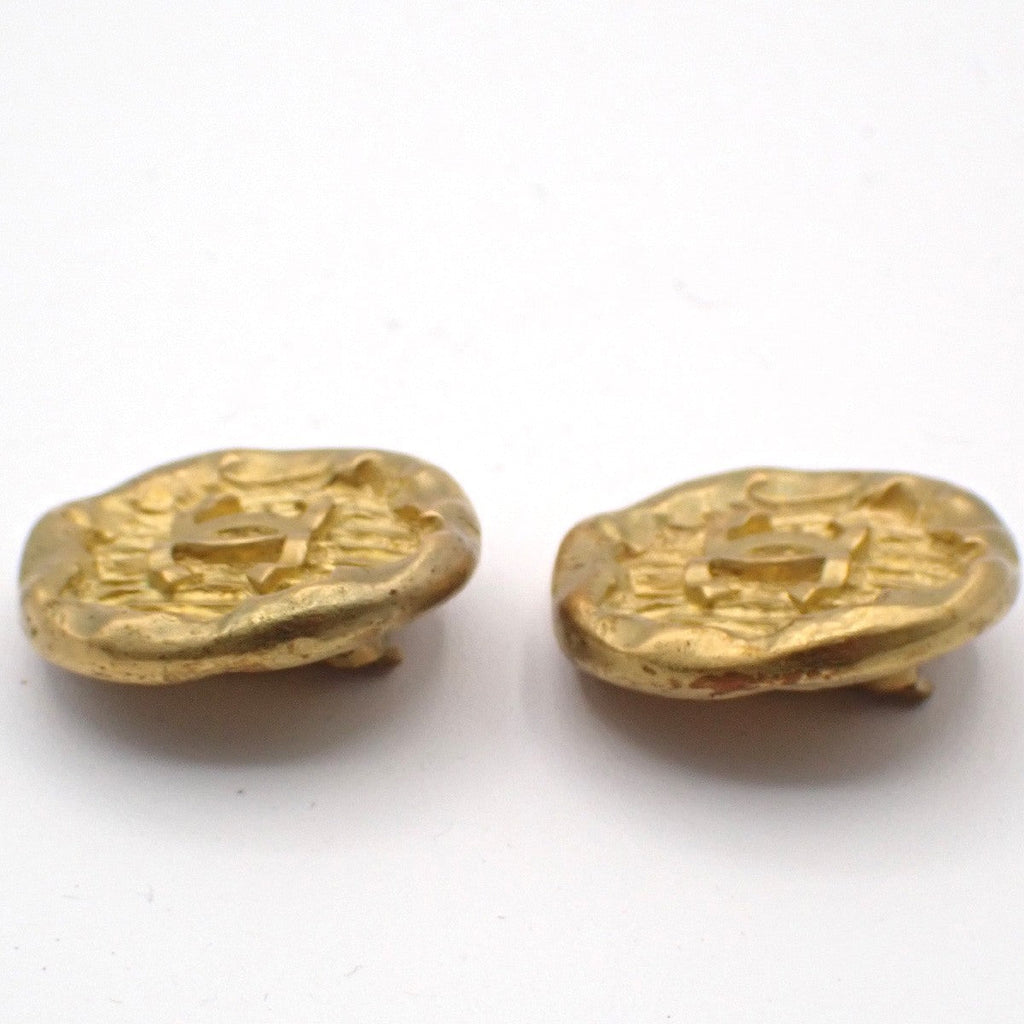 Chanel Vintage Cc Round Button Clip-On Earrings Metal Gold Gold_Plated Earrings Jewelry