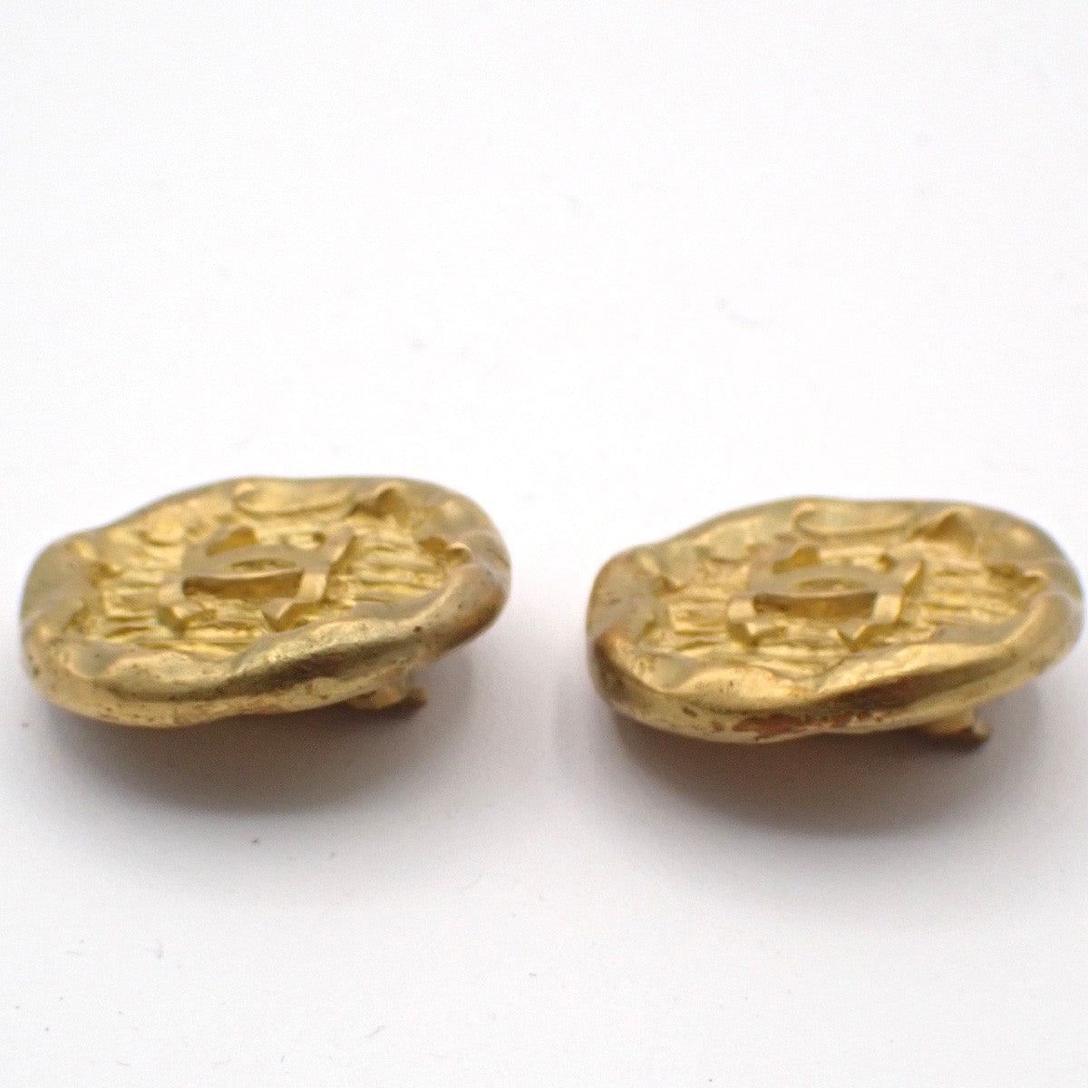 Chanel Vintage Cc Round Button Clip-On Earrings Metal Gold Gold_Plated Earrings Jewelry