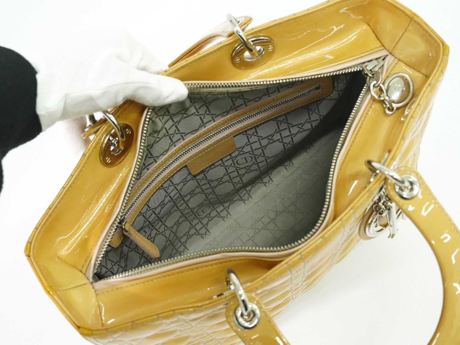 Christian Dior Vintage Lady Dior Bag Cannage Quilt Patent Beige Patent_Leather Handbag (Pre-Owned)