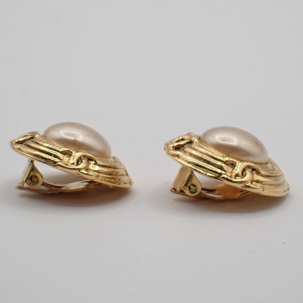 Chanel Vintage Round Clip-On Earrings Metal With Faux Pearl Gold Gold_Plated Earrings Jewelry