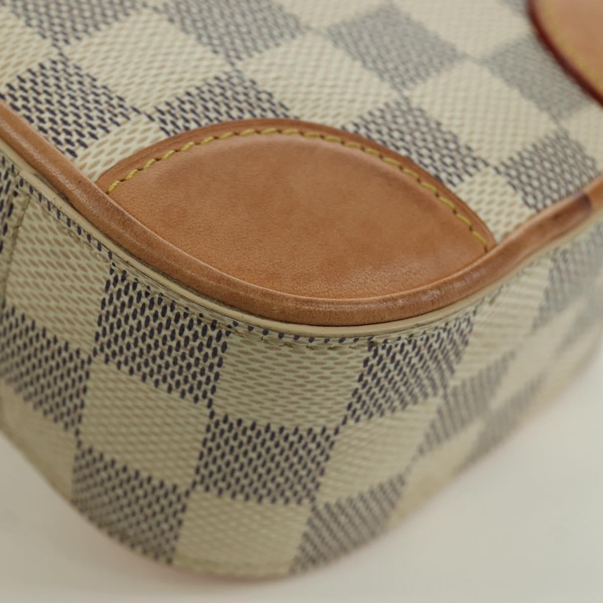 Louis Vuitton Neokapi Handag Damier Beige Canvas Clutche & Pouche Bag