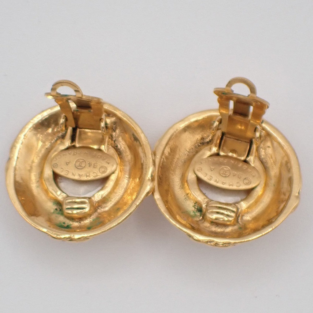 Chanel Vintage Round Clip-On Earrings Metal With Faux Pearl Gold Gold_Plated Earrings Jewelry
