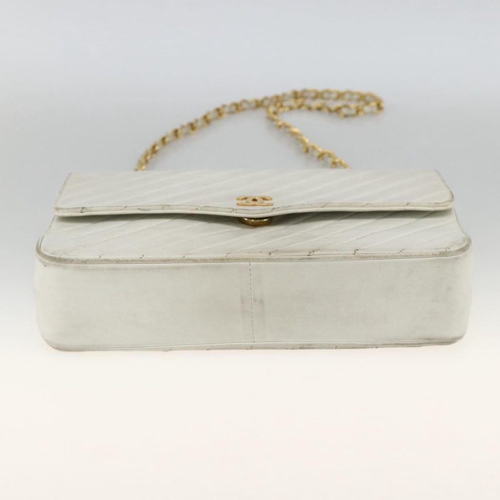 Chanel Matelasse Chain Shoulder Bag Leather White Leather Shoulder Bag Bag