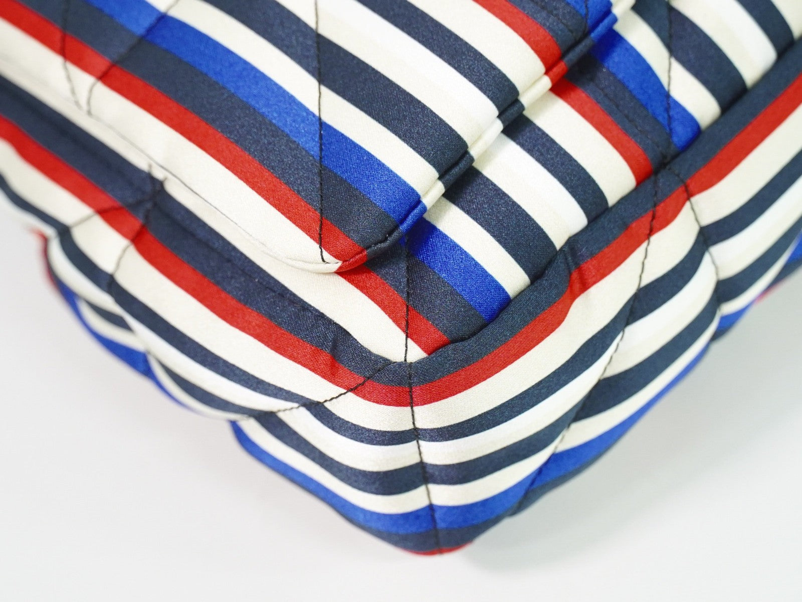 Saint Laurent Jamie Flap Bag Quilted Printed Silk Multicolour Silk Shoulder Bag Bag (Pre-Owned)