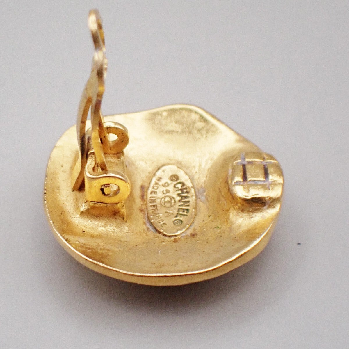 Chanel Vintage Cc Round Clip-On Earrings Metal Gold Gold_Plated Earrings Jewelry