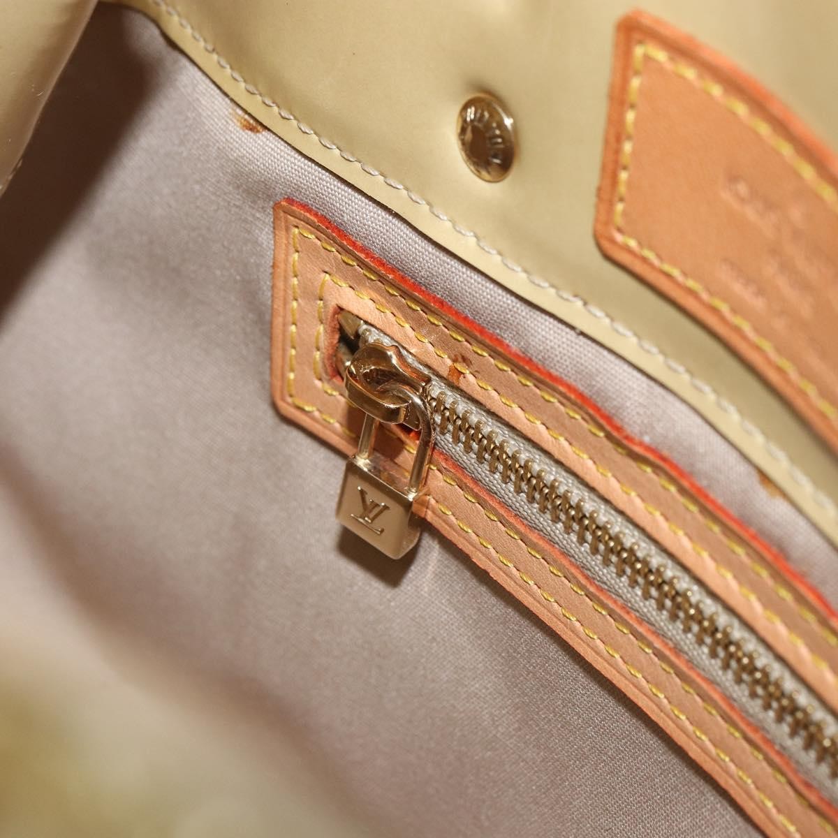 Louis Vuitton Reade Handbag Monogram Vernis Beige Patent_Leather Handbag