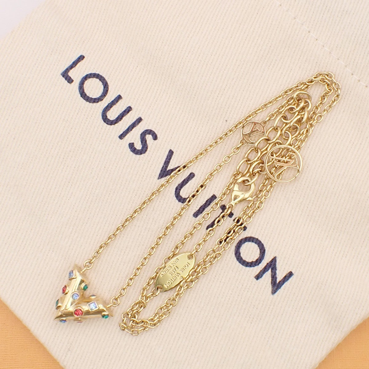 Louis Vuitton Essential V Necklace Metal Gold Gold_Plated Necklace Jewelry