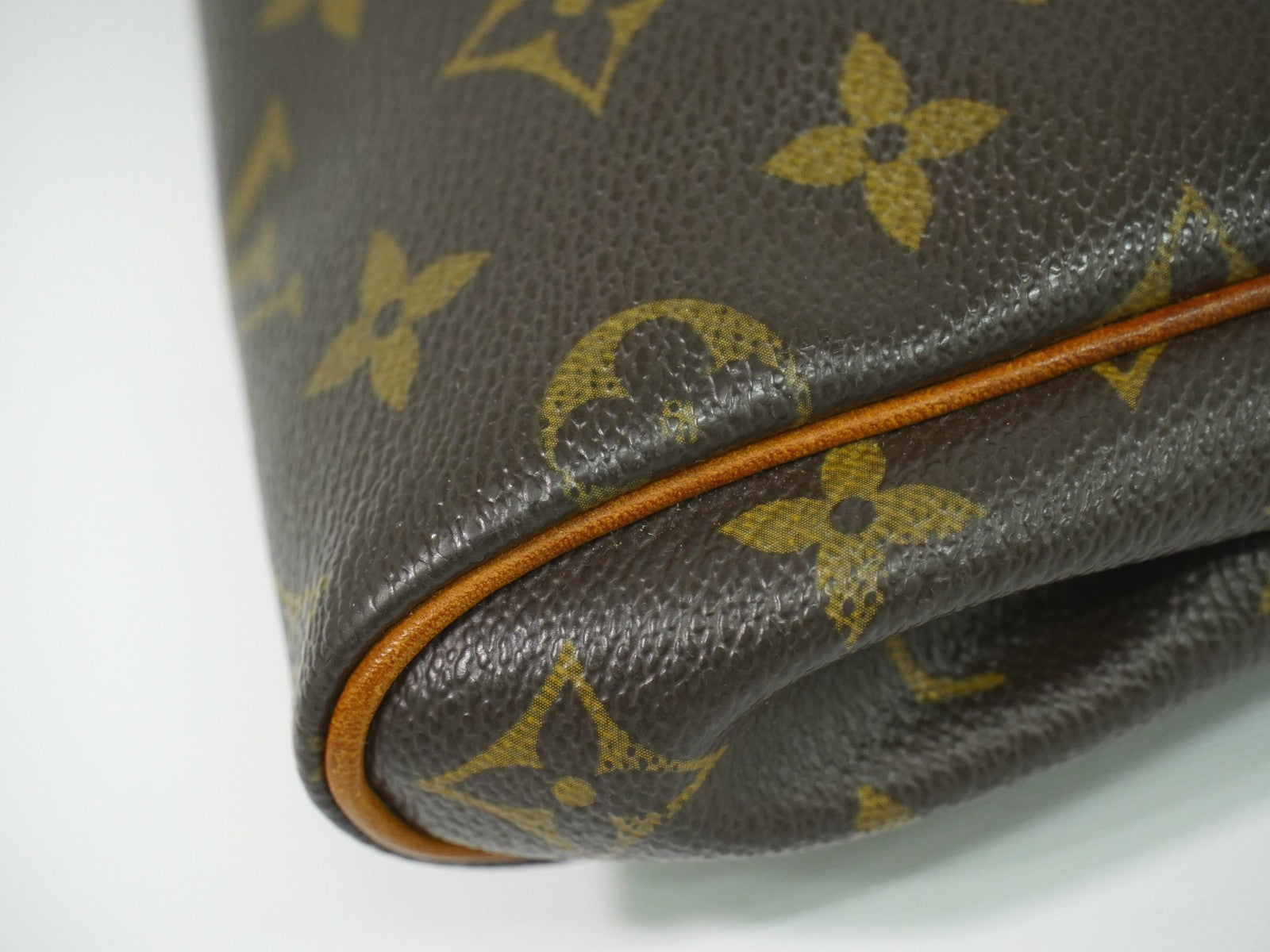 Louis Vuitton Eva Handbag Monogram Canvas Brown Canvas Clutche & Pouche Bag